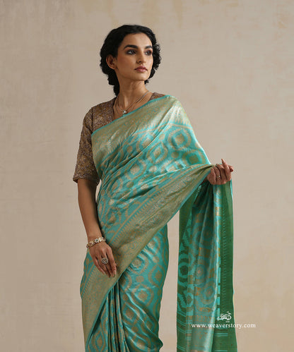 Handloom_Sky_Blue_Pure_Katan_Silk_Banarasi_Saree_With_Jaal_WeaverStory_02