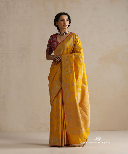 Handloom_Yellow_Pure_Katan_Kadhwa_Banarasi_Saree_With_Pink_Selvedge_WeaverStory_01