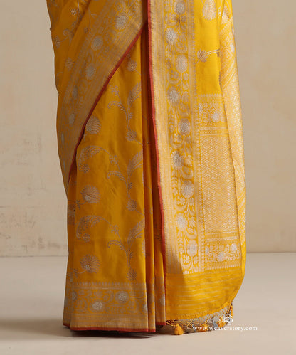Handloom_Yellow_Pure_Katan_Kadhwa_Banarasi_Saree_With_Pink_Selvedge_WeaverStory_04