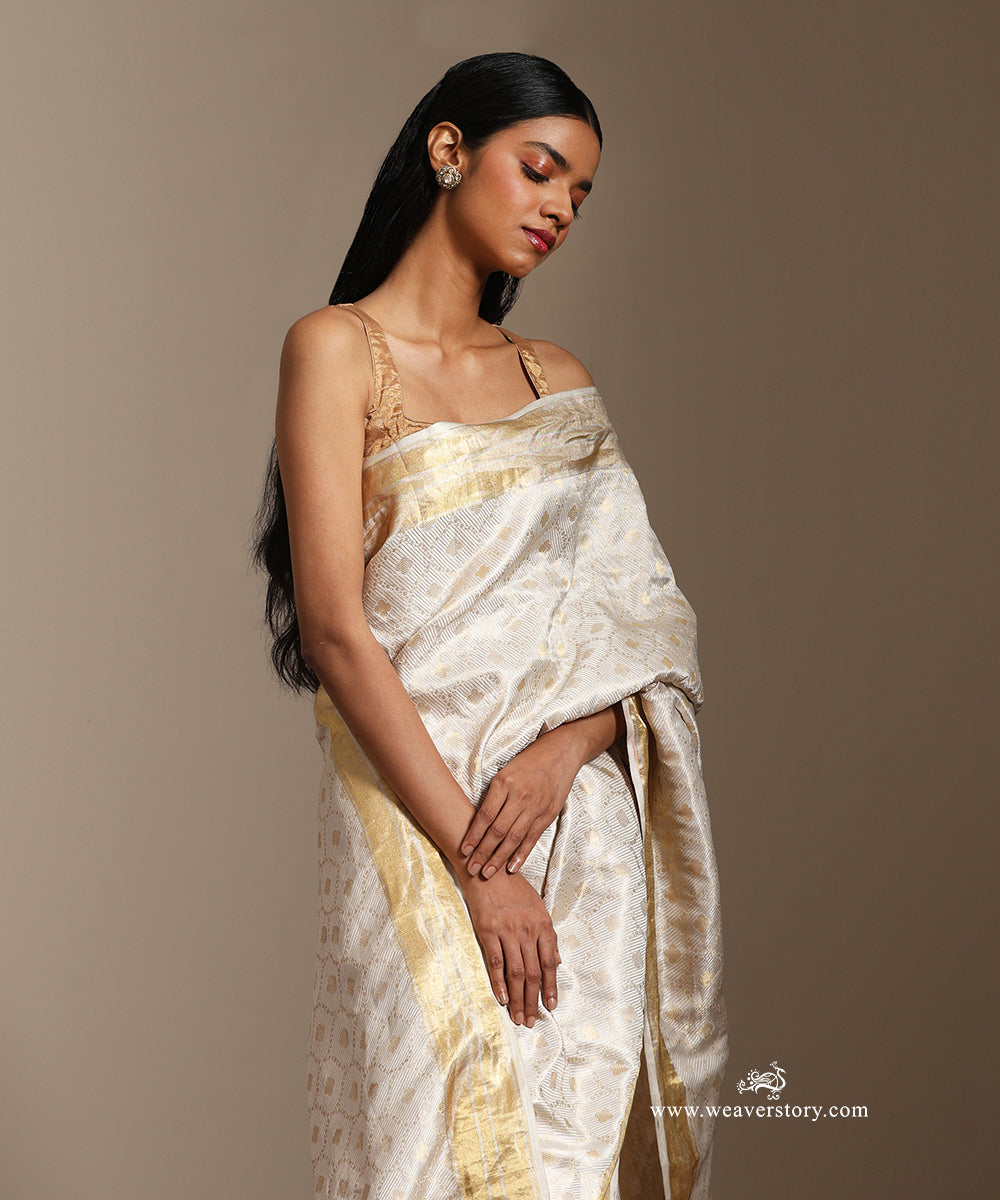 White_And_Gold_Tissue_Weft_Brocade_Saree_WeaverStory_02