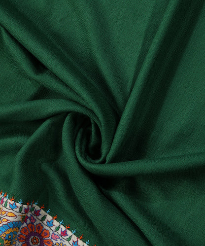 Green_Handwoven_Pure_Pashmina_Stole_With_Hand_Appliqued_Kashidakari_Border_WeaverStory_05