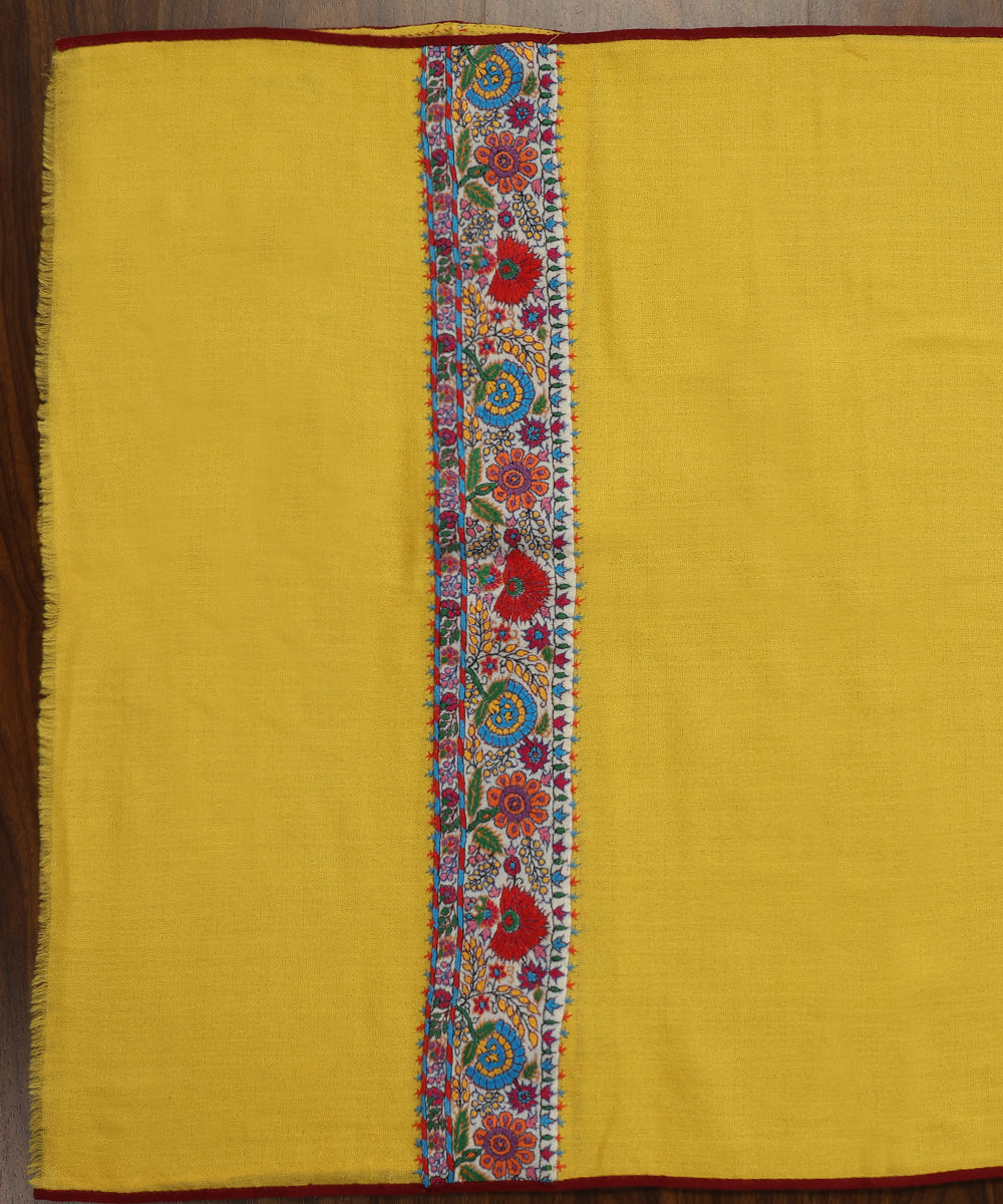 Handwoven_Mustard_Yellow_Pure_Pashmina_Stoles_With_Hand_Appliqued_Kashidakari_Border_WeaverStory_02