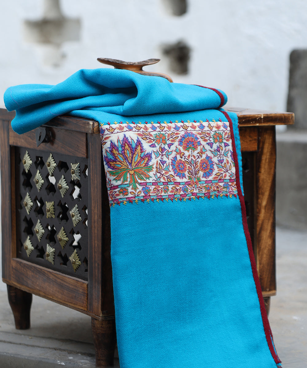 Turquoise_Handwoven_Pure_Pashmina_Stoles_With_Hand_Appliqued_Kashidakari_Border_WeaverStory_01