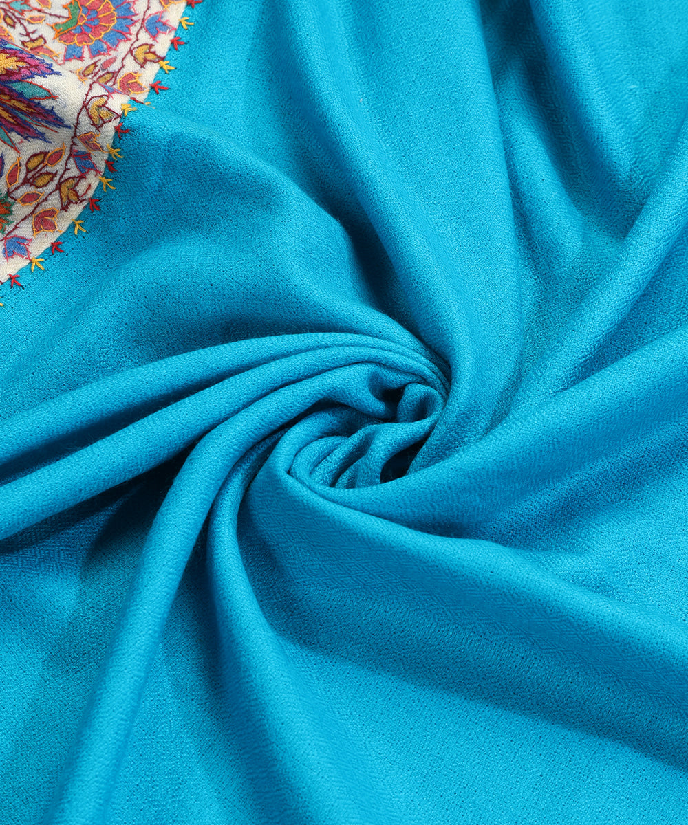 Turquoise_Handwoven_Pure_Pashmina_Stoles_With_Hand_Appliqued_Kashidakari_Border_WeaverStory_05