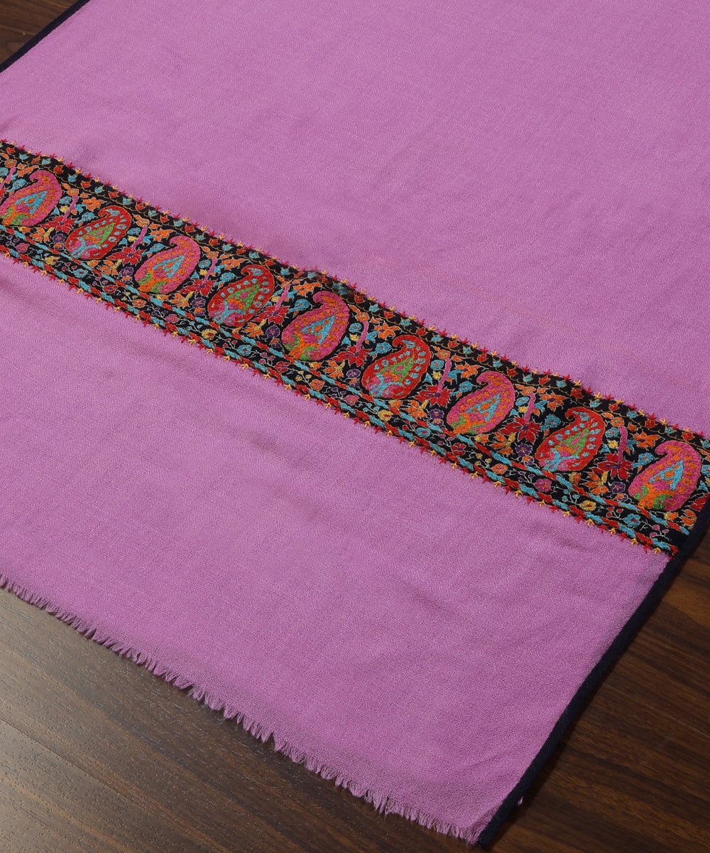 Mauve_Handwoven_Pure_Pashmina_Stoles_With_Hand_Appliqued_Kashidakari_Border_WeaverStory_03