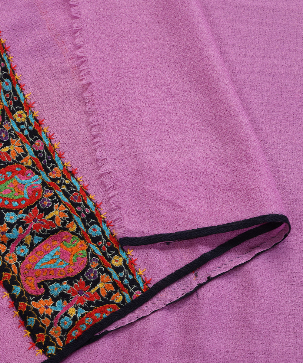 Mauve_Handwoven_Pure_Pashmina_Stoles_With_Hand_Appliqued_Kashidakari_Border_WeaverStory_04