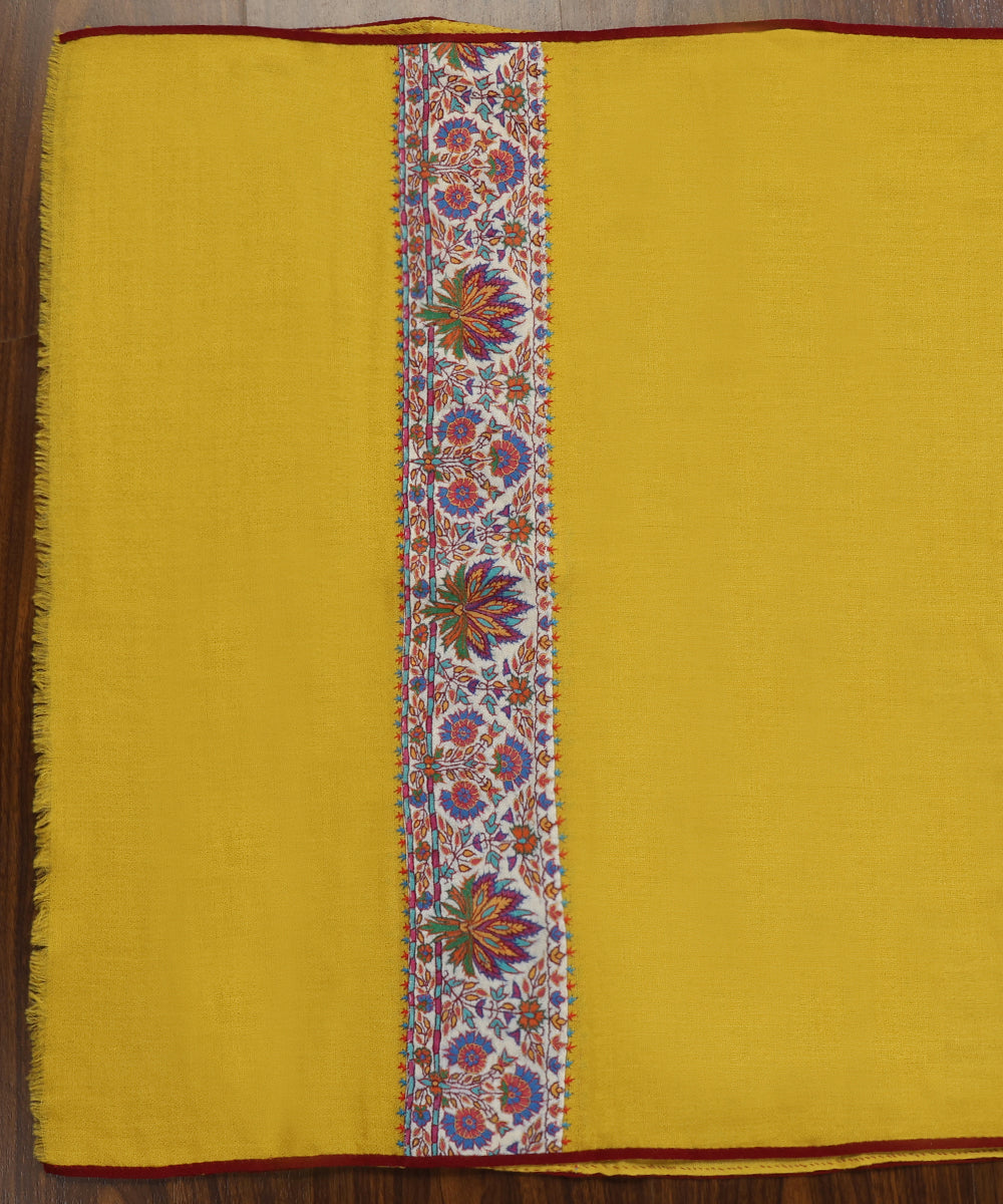 Yellow_Handwoven_Pure_Pashmina_Stole_With_Hand_Appliqued_Kashidakari_Border_WeaverStory_02