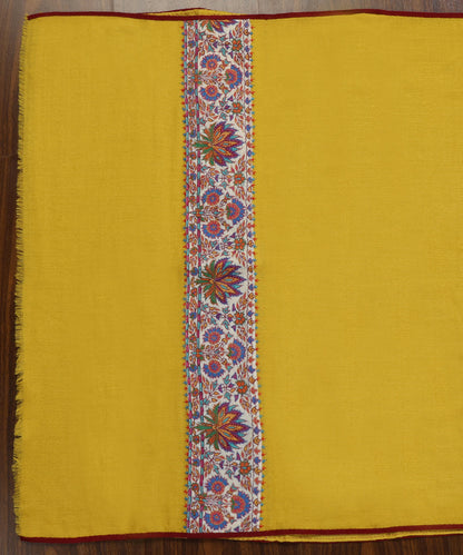 Yellow_Handwoven_Pure_Pashmina_Stole_With_Hand_Appliqued_Kashidakari_Border_WeaverStory_02