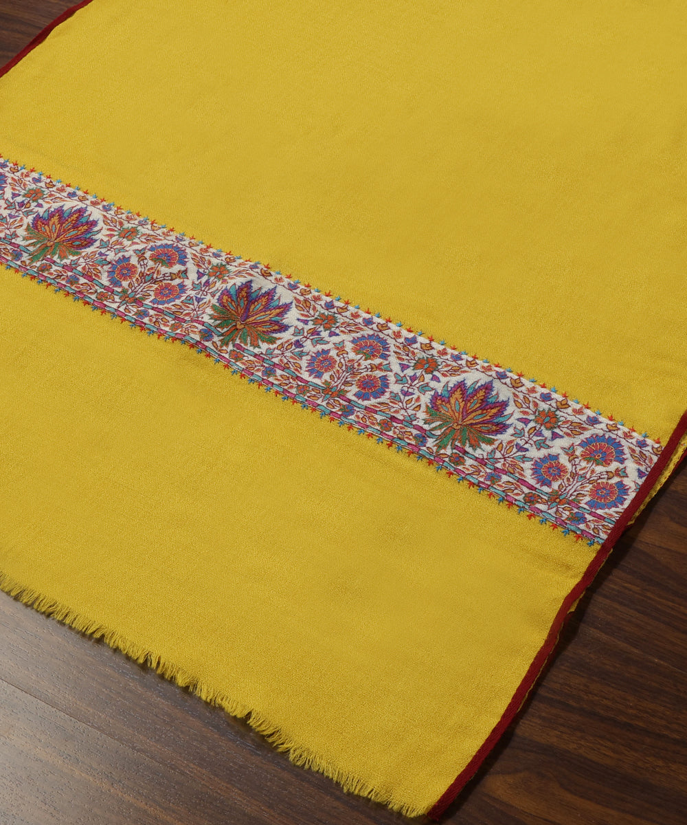 Yellow_Handwoven_Pure_Pashmina_Stole_With_Hand_Appliqued_Kashidakari_Border_WeaverStory_03