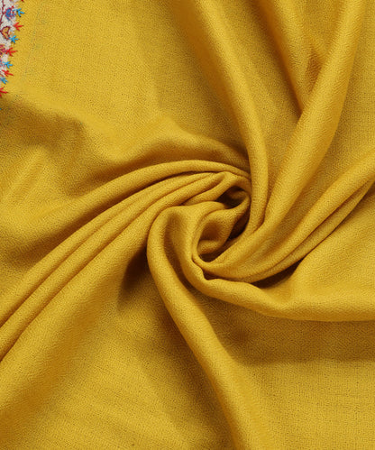 Yellow_Handwoven_Pure_Pashmina_Stole_With_Hand_Appliqued_Kashidakari_Border_WeaverStory_05