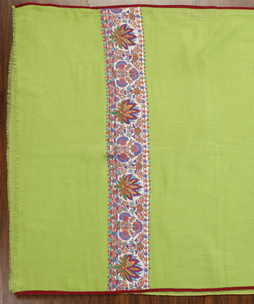 Fresh_Green_Handwoven_Pure_Pashmina_Stoles_With_Hand_Appliqued_Kashidakari_Border_WeaverStory_02