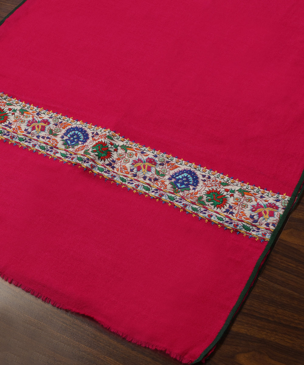 Magenta_Handwoven_Pure_Pashmina_Stole_With_Hand_Appliqued_Kashidakari_Border_WeaverStory_03