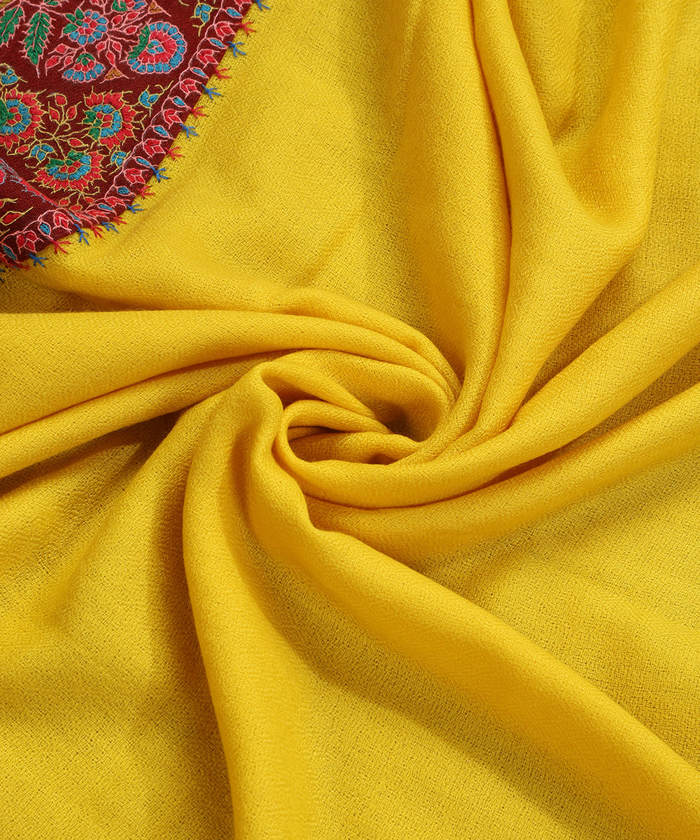 Canary_Yellow_Handwoven_Pure_Pashmina_Stoles_With_Hand_Appliqued_Kashidakari_Border_WeaverStory_05