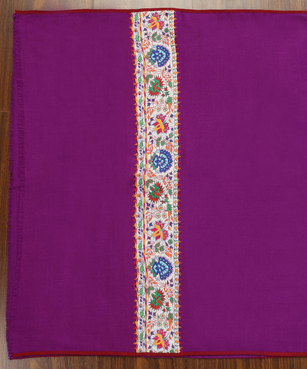 Purple_Handwoven_Pure_Pashmina_Stoles_With_Hand_Appliqued_Kashidakari_Border_WeaverStory_02