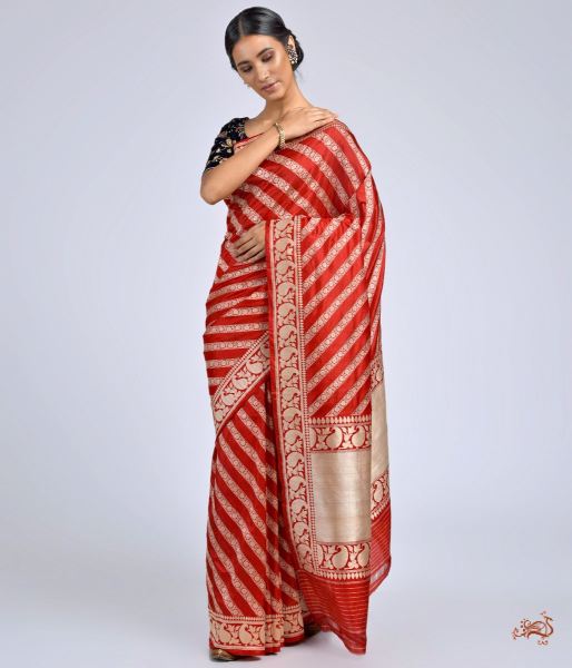 Red_Banarasi_Jangla_saree_WeaverStory_02