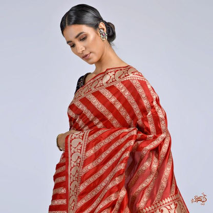 Red_Banarasi_Jangla_saree_WeaverStory_01