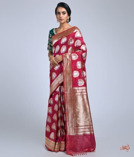 Wine_Banarasi_handloom_Katan_Silk_Saree_with_heavy_gold_Zari_and_Meenakari_Motifs_WeaverStory_02