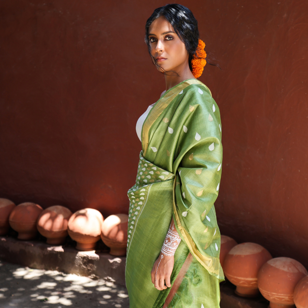 Beautiful Chanderi-Silk Saree with leather belt.