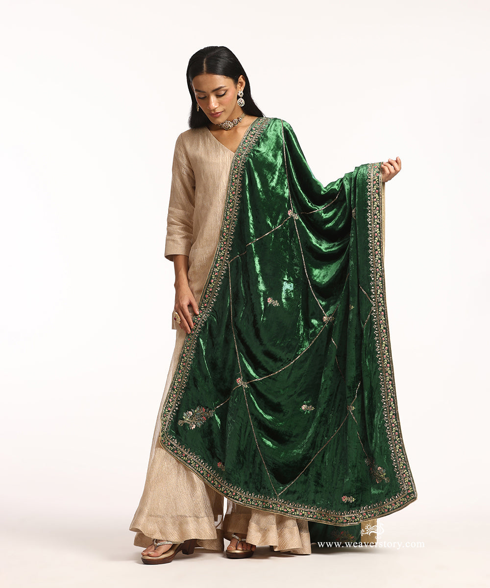 Green_Embroidered_Velvet_Doshala_With_Floral_Bootis_and_Bordered_Embroidery_WeaverStory_01