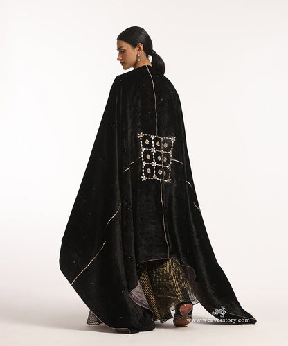 Black_Hand_Embroidered_Velvet_Doshala_With_Embroidery_WeaverStory_03