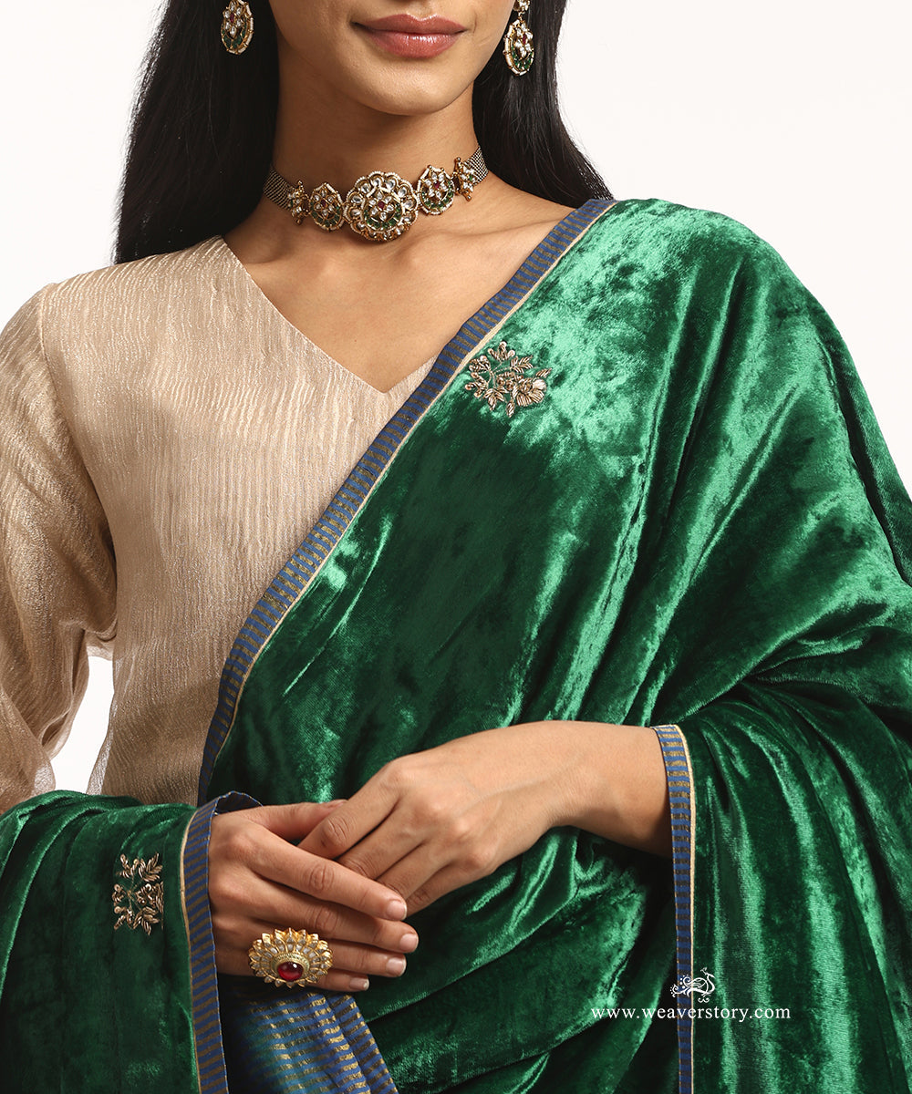 Dark_Green_Hand_Embroidered_Velvet_Doshala_With_Booti_Embroidery_WeaverStory_03