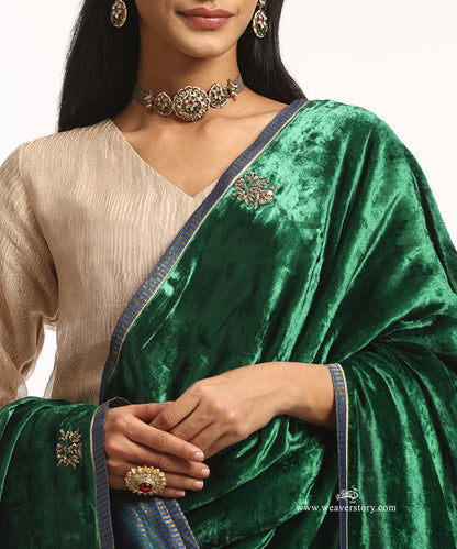 Dark_Green_Hand_Embroidered_Velvet_Doshala_With_Booti_Embroidery_WeaverStory_03