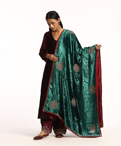 Teal_Green_Hand_Embroidered_Velvet_Doshala_With_Rangoli_Boota_Embroidery_And_Majenta_Meena_WeaverStory_01