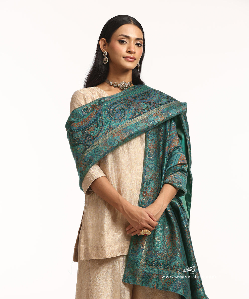 Peacock_Blue_Handwoven_Pagely_Pure_Cashmere_Wool_Doshala_With_Blue_Tissue_FInishing_WeaverStory_02