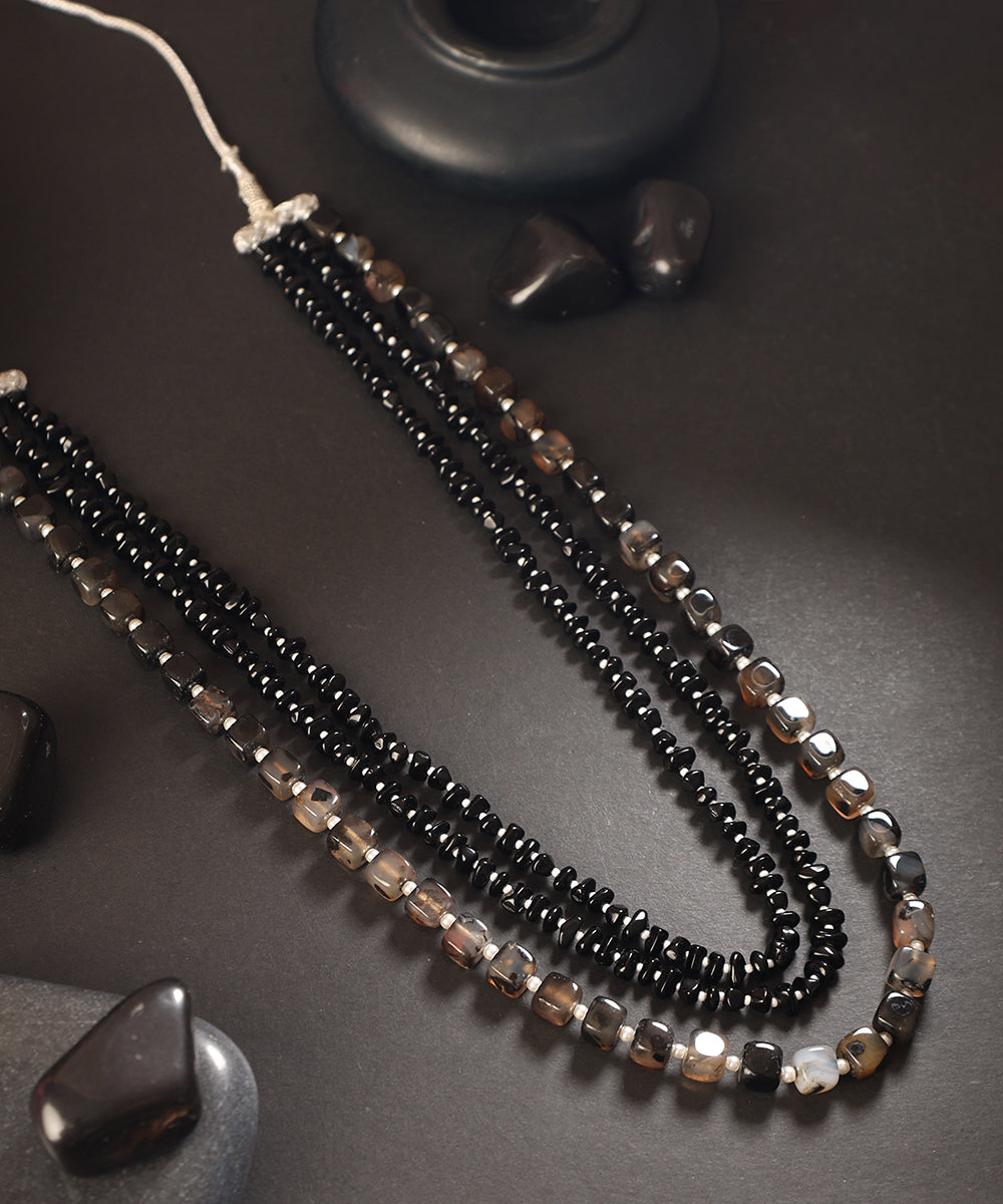 Farah_Grey_Handcrafted_Alloy_Teen_Ladi_Mala_With_Uncut_Stones_WeaverStory_01