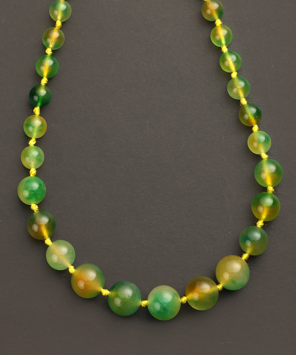 Gulnoor_Handcrafted_Alloy_Mala_With_Green_Stones_WeaverStory_03