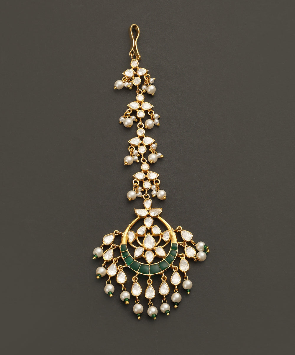 Elham_Handcrafted_Silver_Maangtika_With_Moissanite_And_Green_Semi_Precious_Stones_WeaverStory_02