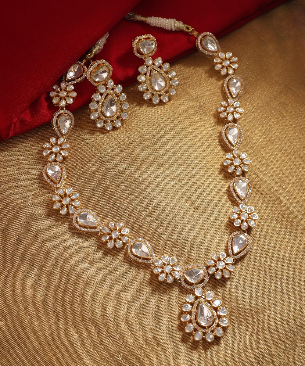 Anum_Handcrafted_Silver_Necklace_Set_With_Floral_Motifs_In_Moissanites_WeaverStory_01