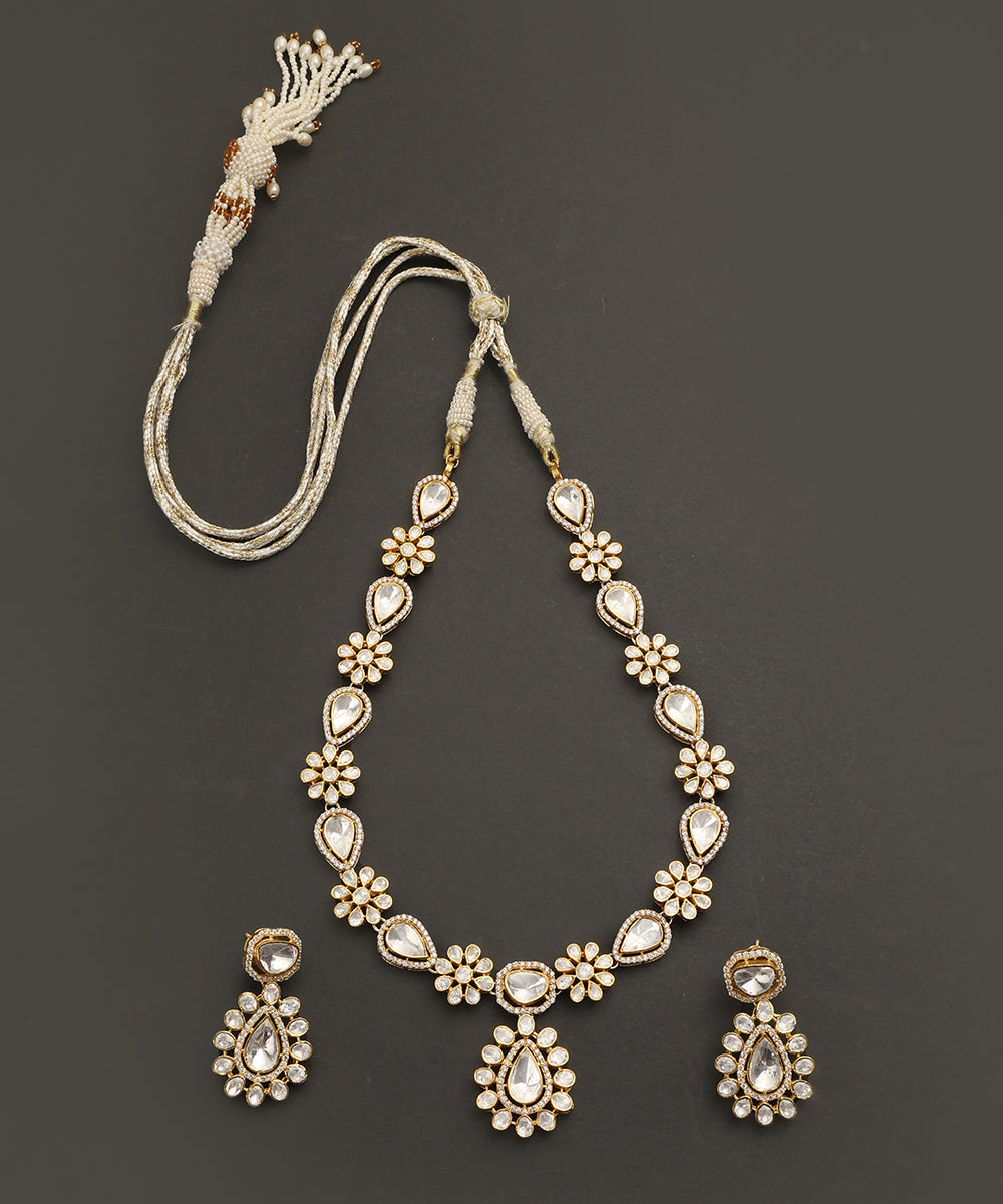 Anum_Handcrafted_Silver_Necklace_Set_With_Floral_Motifs_In_Moissanites_WeaverStory_02