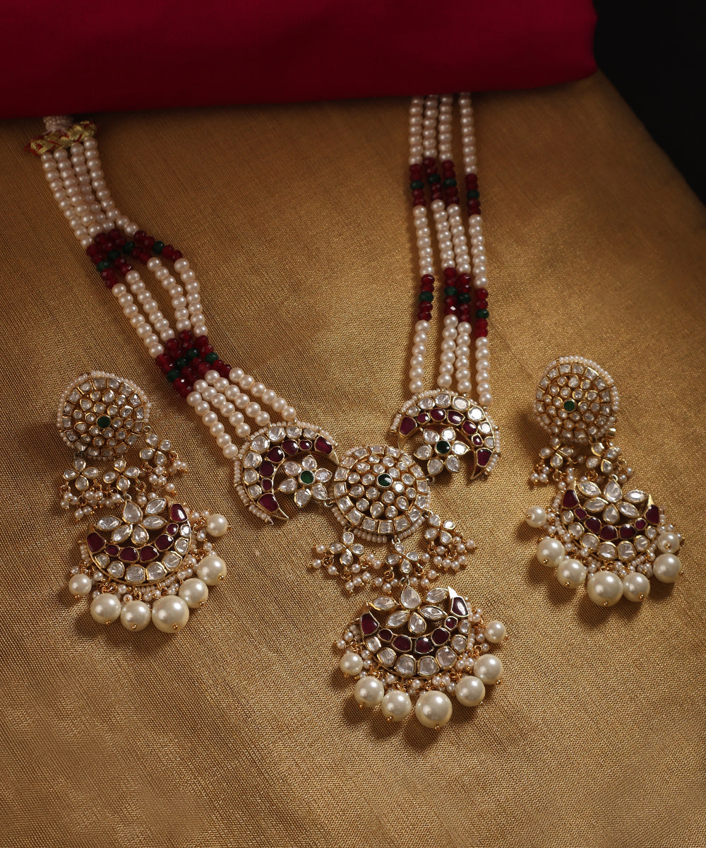 Ashnoor_Handcrafted_Silver_Pearls_Multiladi_Necklace_Set_with_Moissanite_Pendant_and_Pearl_Hangings_WeaverStory_01