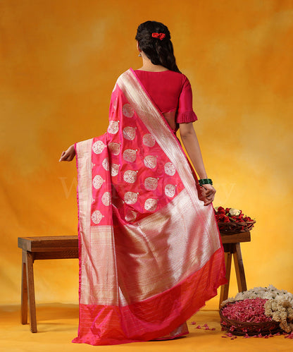 Pink_Handloom_Double_Shade_Pure_Katan_Silk_Banarasi_Saree_With_Cutwork_Zari_Booti_WeaverStory_03