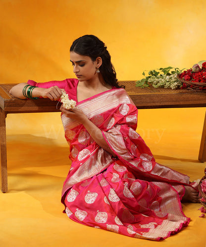 Pink_Handloom_Double_Shade_Pure_Katan_Silk_Banarasi_Saree_With_Cutwork_Zari_Booti_WeaverStory_02