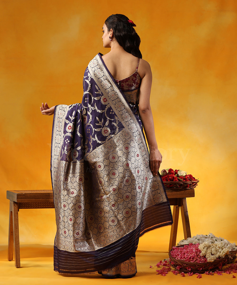 Handloom_Navy_Blue_Pure_Katan_Silk_Banarasi_Saree_With_Cutwork_Zari_Jaal_And_Red_Meenakari_WeaverStory_03