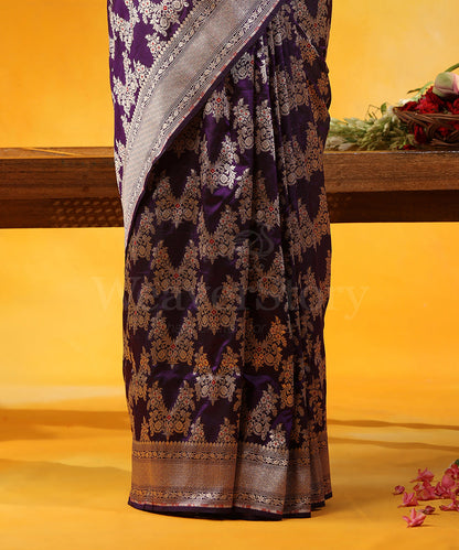 Handloom_Purple_Pure_Katan_Silk_Banarasi_Saree_With_Cutwork_Floral_Jaal_And_Red_Meenakari_WeaverStory_04