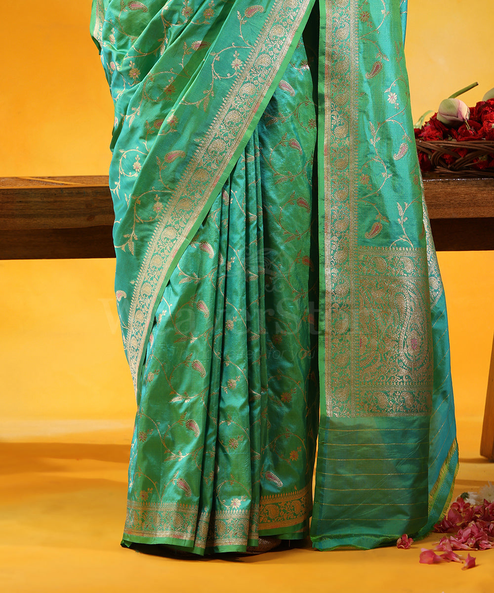 Handloom_Light_Green_Pure_Katan_Silk_Banarasi_Saree_With_Pink_Meena_And_Ambi_Border_WeaverStory_04