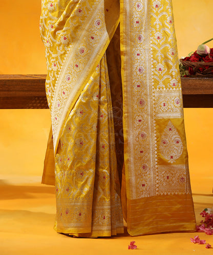 Handloom_Mustard_Pure_Katan_Silk_Banarasi_Saree_With_Cutwork_Zari_Jaal_And_Pink_Meenakari_WeaverStory_04