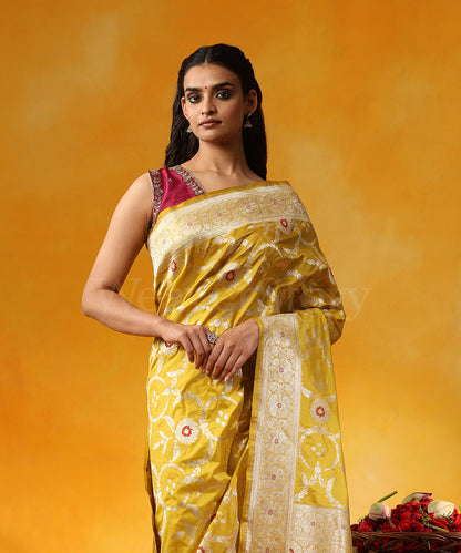 Handloom_Mustard_Pure_Katan_Silk_Banarasi_Saree_Cutwork_Zari_Jaal_And_Red_Meenakari_WeaverStory_02