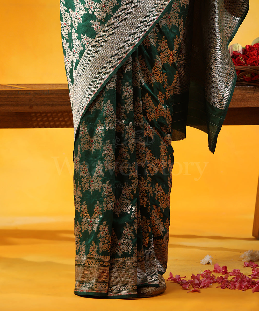 Green_Handloom_Pure_Katan_Silk_Banarasi_Saree_With_Floral_Jaal_And_Red_Meenakari_WeaverStory_04