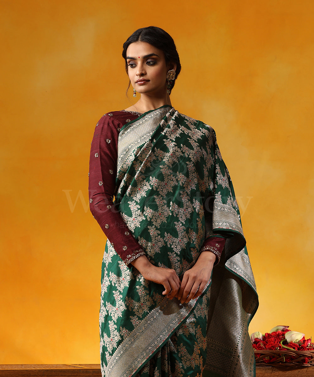 Green_Handloom_Pure_Katan_Silk_Banarasi_Saree_With_Floral_Jaal_And_Red_Meenakari_WeaverStory_02