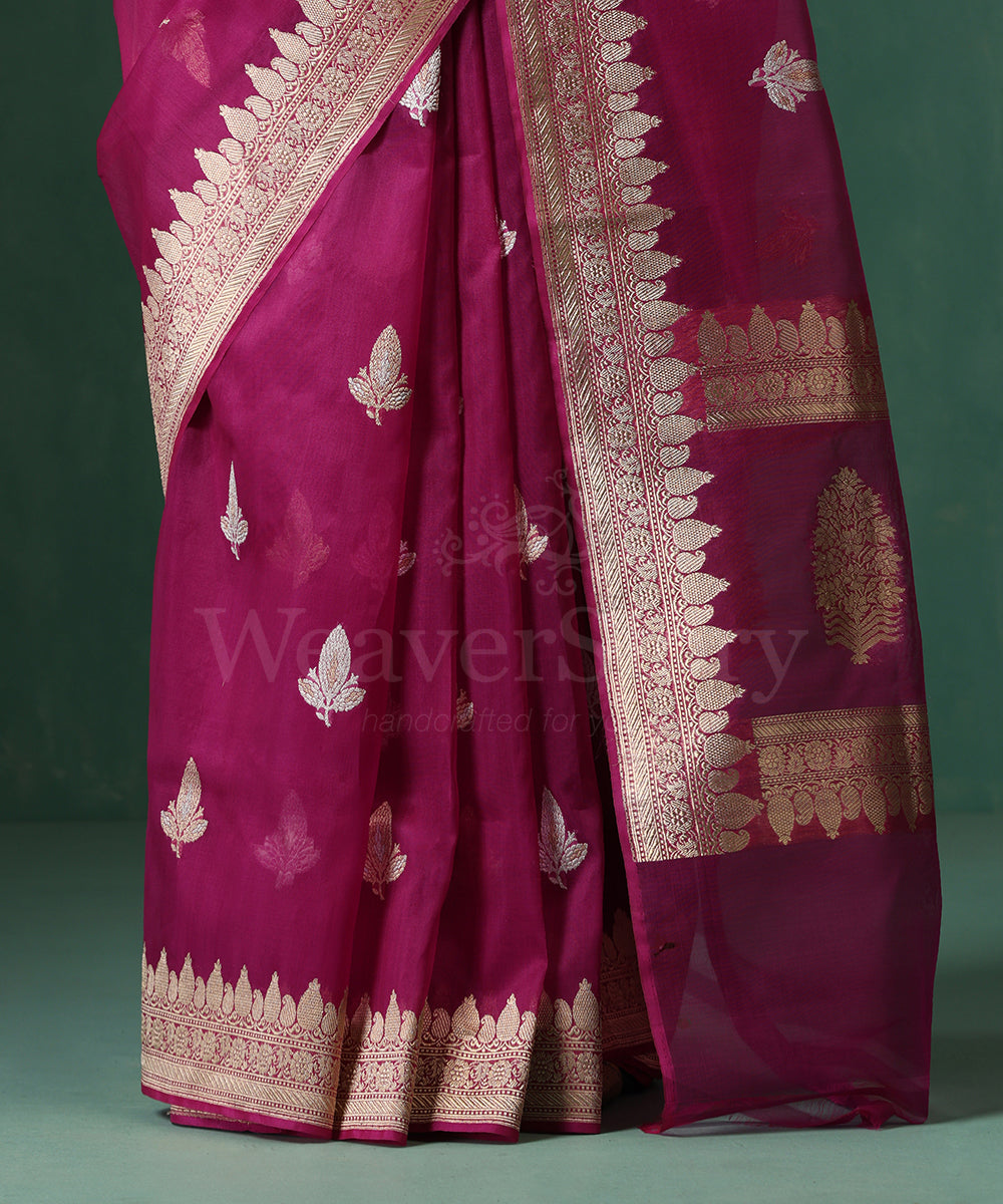 Handloom_Magenta_Kora_Silk_Banarasi_Saree_With_Sona_Rupa_Kadhwa_Zari_Booti_WeaverStory_04