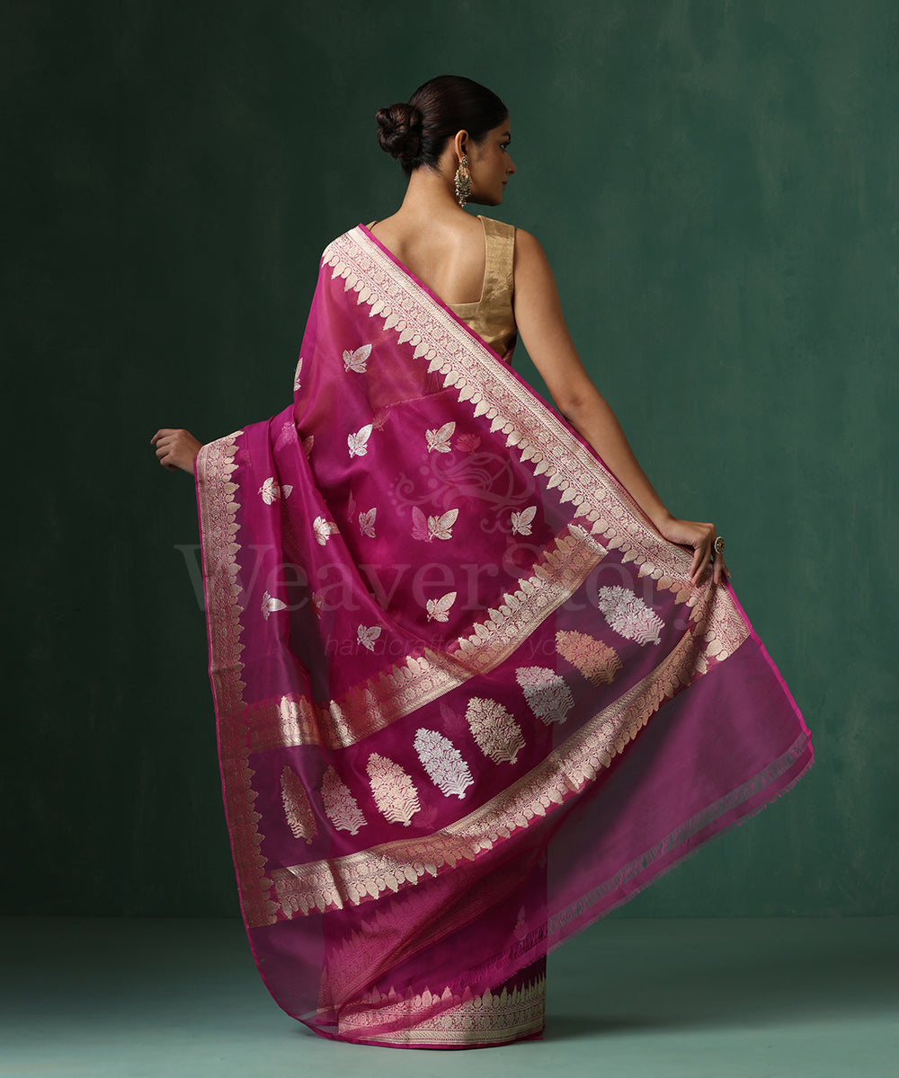 Handloom_Magenta_Kora_Silk_Banarasi_Saree_With_Sona_Rupa_Kadhwa_Zari_Booti_WeaverStory_03