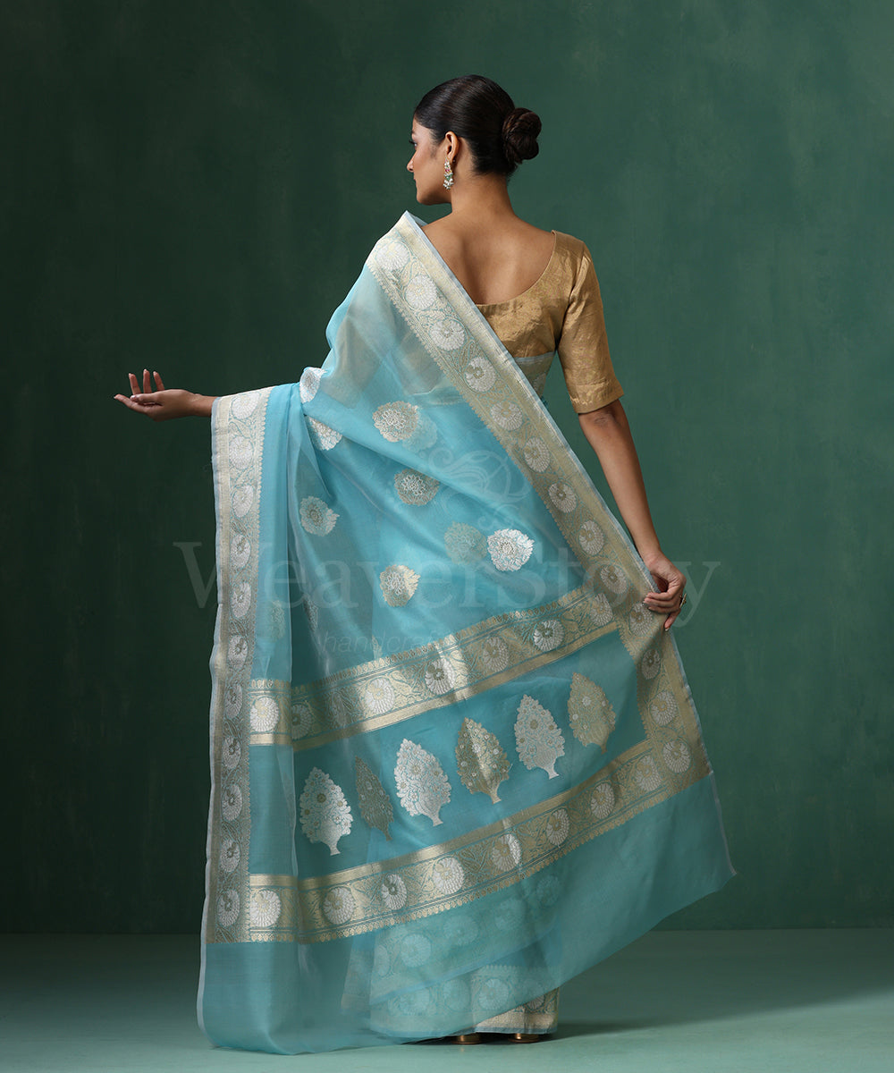 Ice_Blue_Handloom_Pure_Kora_Silk_Banarasi_Saree_With_Sona_Rupa_Kadhwa_Zari_Booti_WeaverStory_03