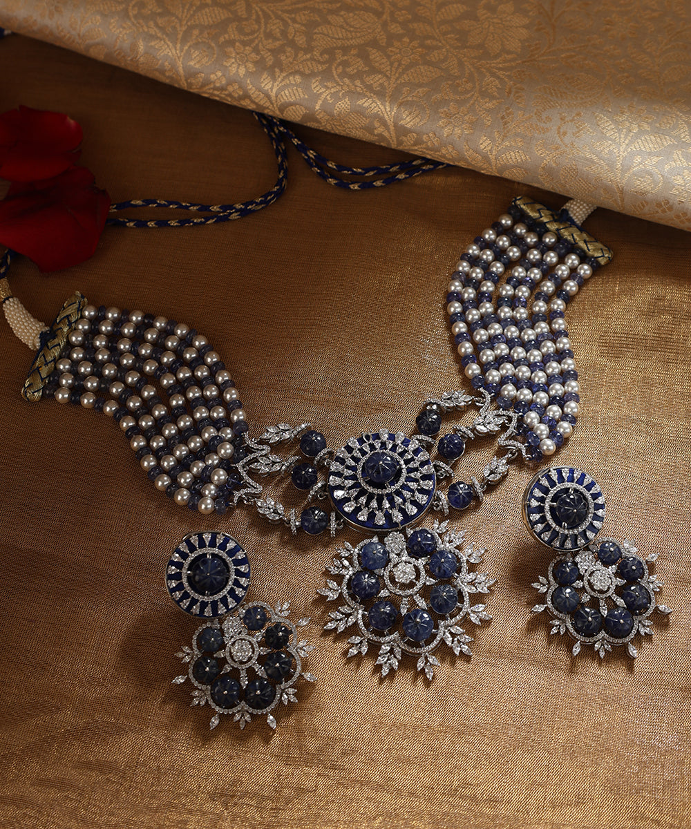 Ina_Handcrafted_Pure_Silver_Swarovski_Necklace_Set_With_Floral_Motif_WeaverStory_01