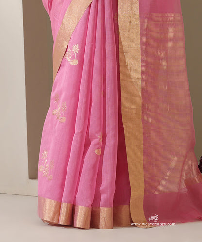Pink_Handloom_Lotus_Motif_Cotton_Silk_Chanderi_Saree_WeaverStory_04