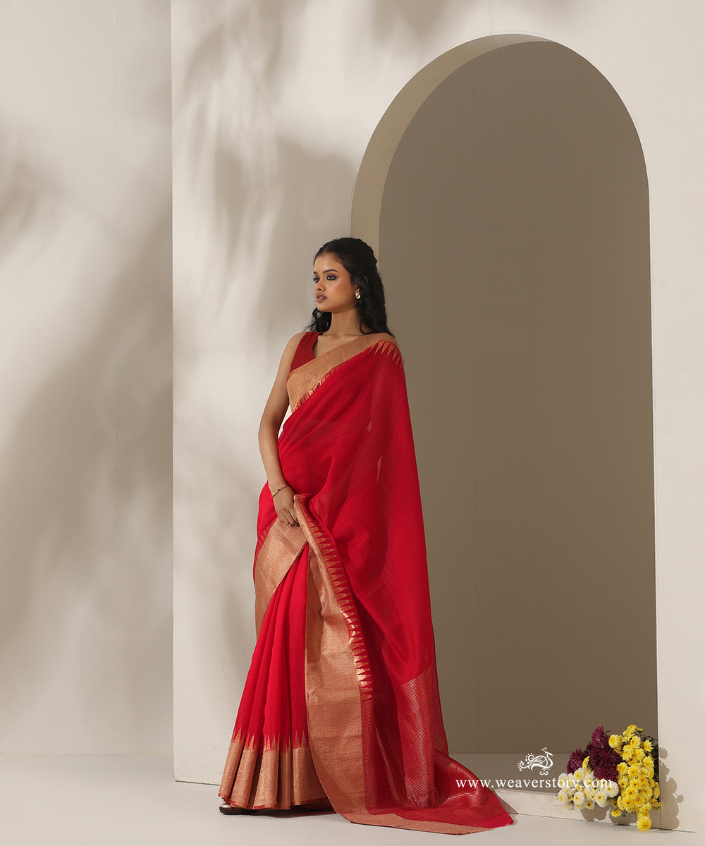 Red_Handloom_Plain_With_Broad_Border_Cotton_Silk_Chanderi_Saree_WeaverStory_01