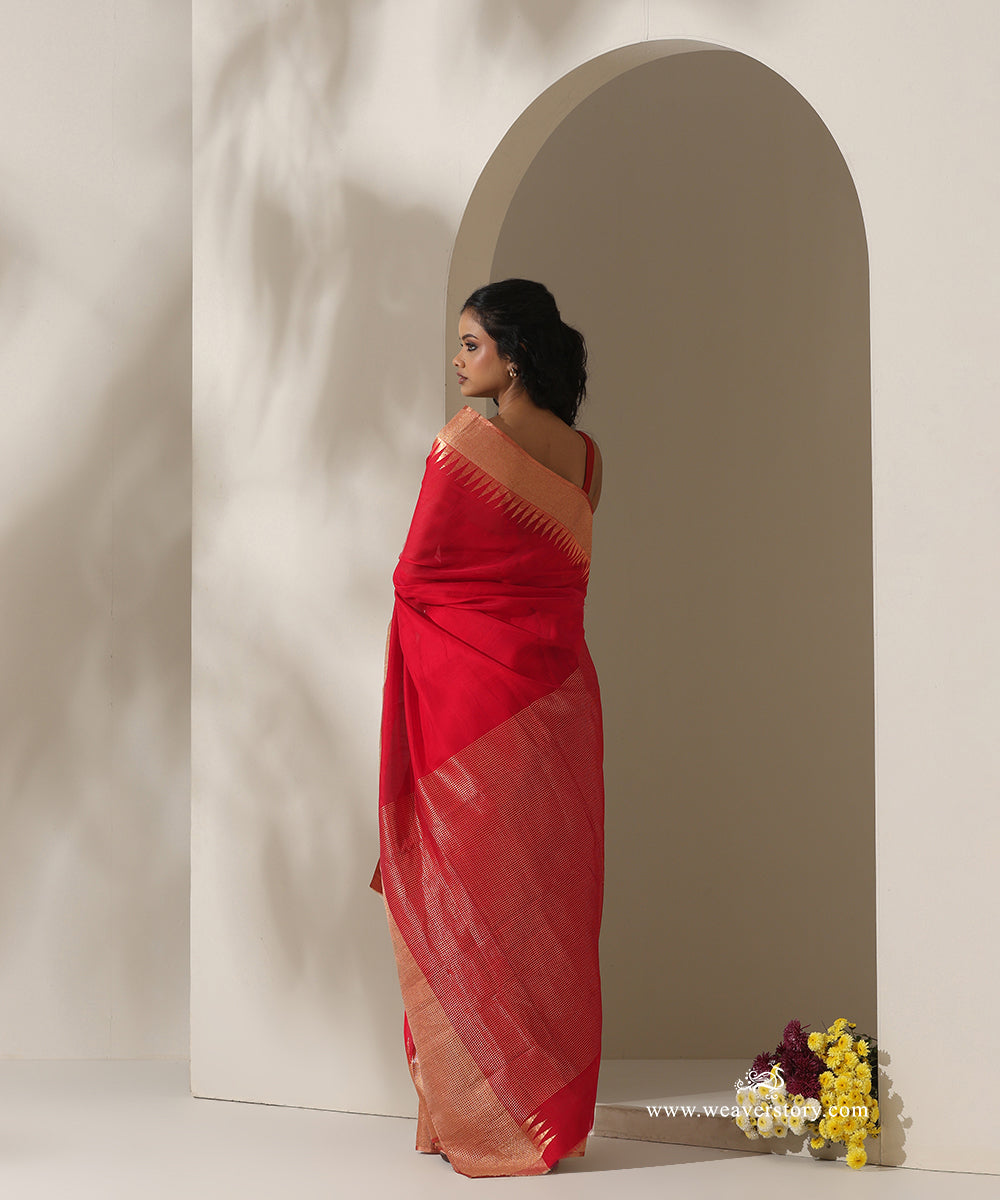 Red_Handloom_Plain_With_Broad_Border_Cotton_Silk_Chanderi_Saree_WeaverStory_03